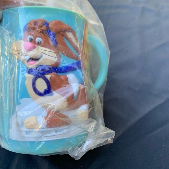 Nestles’ Quik bunny hand mixer and matching mugs. - Picture 3 of 7